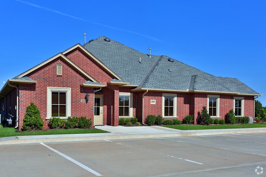 More Photos Of 1907 W 33rd, Edmond Medical For Lease
