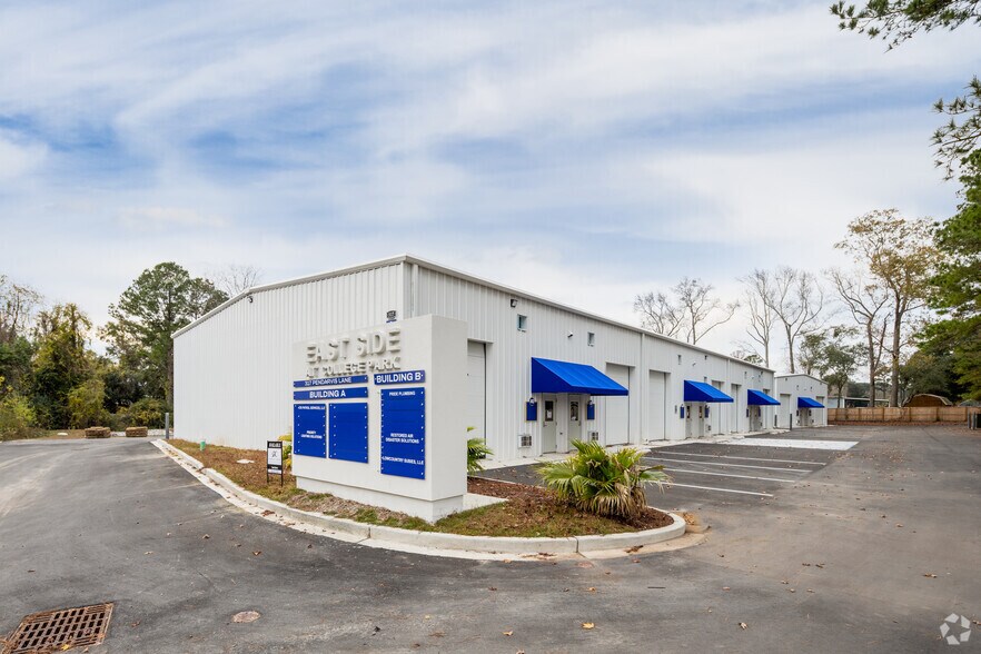 More Photos Of 317 Pendarvis Ln, Summerville Flex For Lease