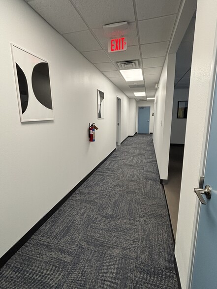 More Photos Of 414 W Parkway St, Denton Loft Creative Space For Lease