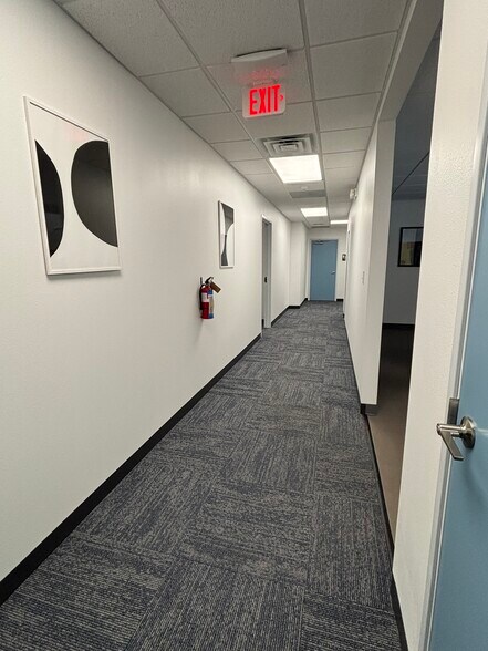 More Photos Of 414 W Parkway St, Denton Loft Creative Space For Lease