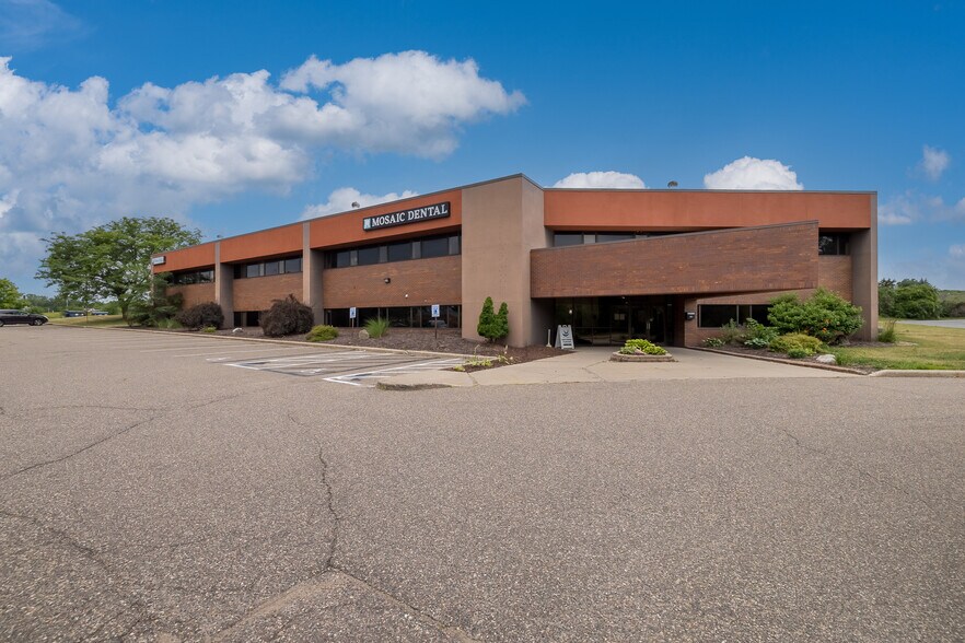 More Photos Of 4555 Erin Dr, Eagan Office For Sale