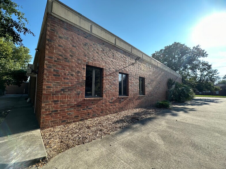 More Photos Of 201 N Troup St, Valdosta Office For Sale