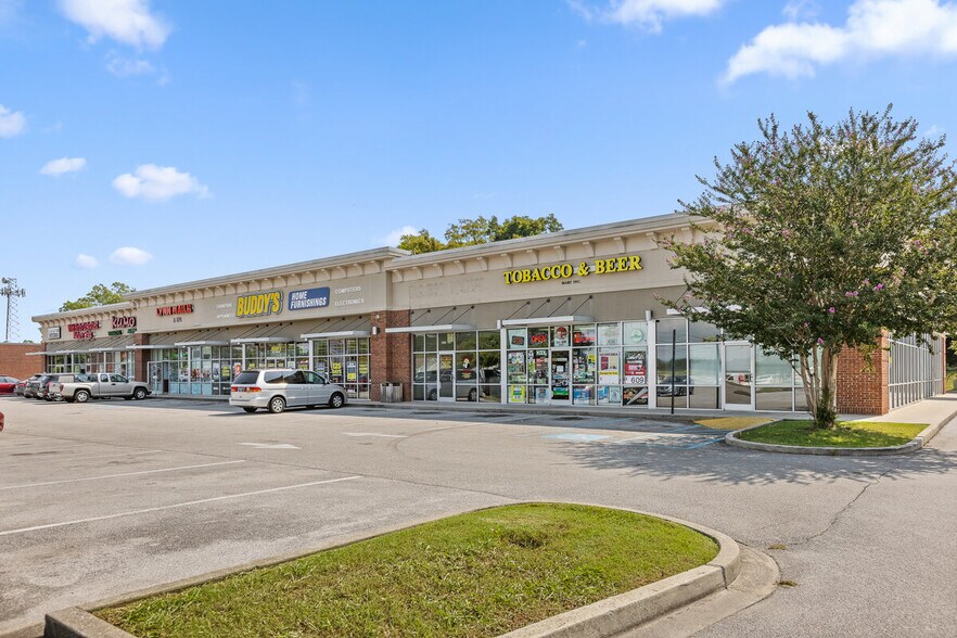 Primary Photo Of 6025 E Brainerd Rd, Chattanooga Storefront For Lease