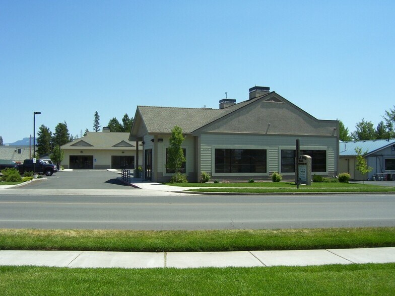 More Photos Of 51530 Huntington Rd, La Pine Office For Lease