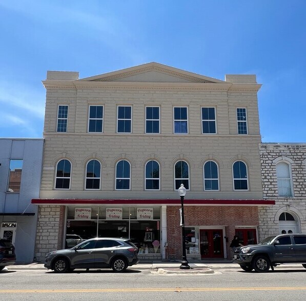 Primary Photo Of 213 E Central Ave, Belton Storefront Retail Residential For Sale