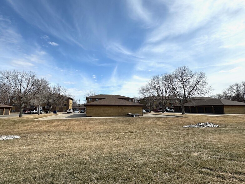 More Photos Of 2021 N Kimball St, Mitchell Apartments For Sale