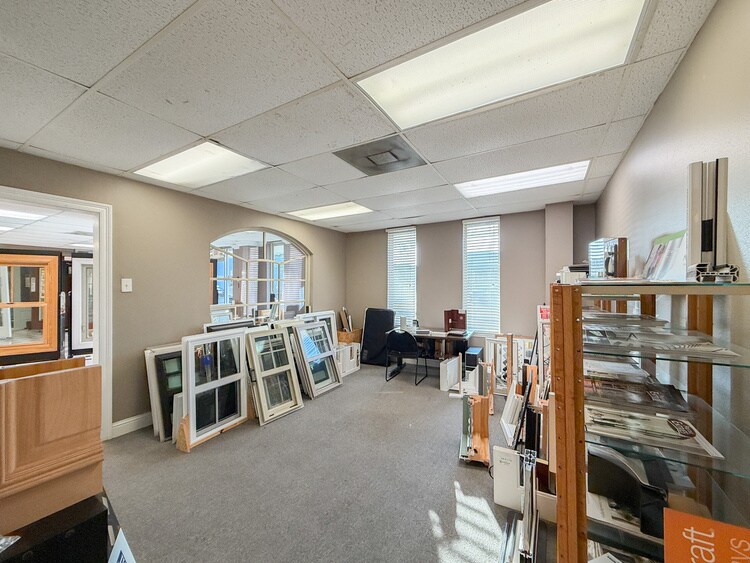 More Photos Of 4305 Hessmer Ave, Metairie Distribution For Sale