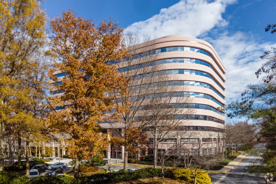 More Photos Of 6701 Democracy Blvd, Bethesda Office For Lease