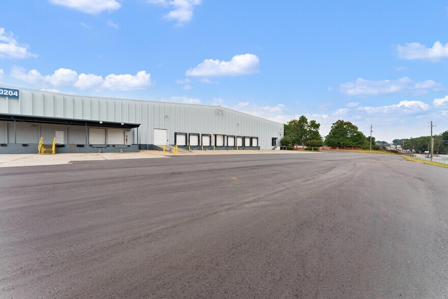 More Photos Of 5345 Old Dixie Hwy, Forest Park Distribution For Lease