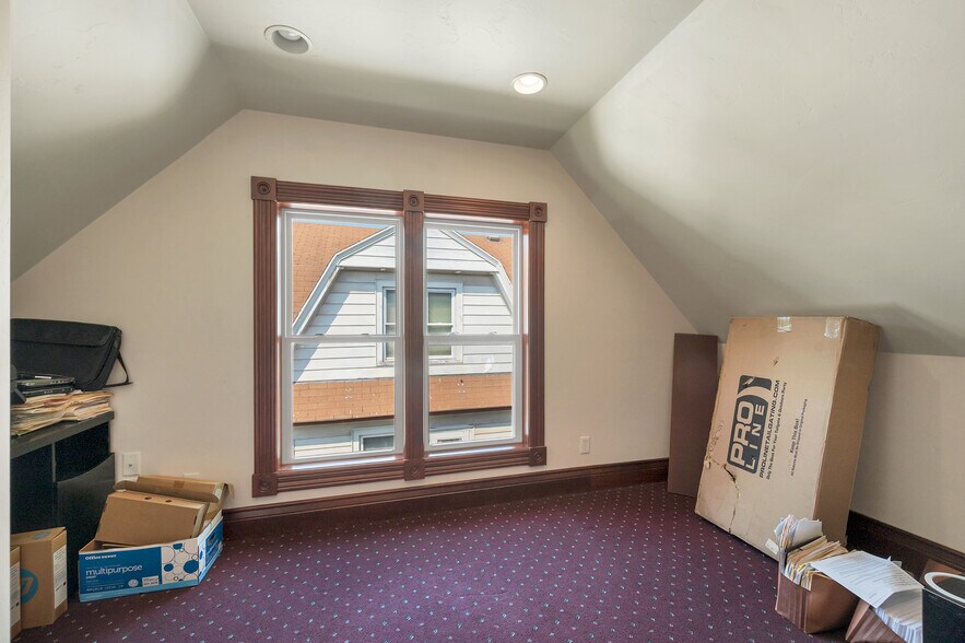 More Photos Of 125 S Quincy St, Green Bay Office For Sale