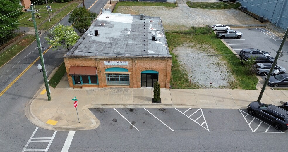 More Photos Of 120 Depot St, Hartwell Freestanding For Sale