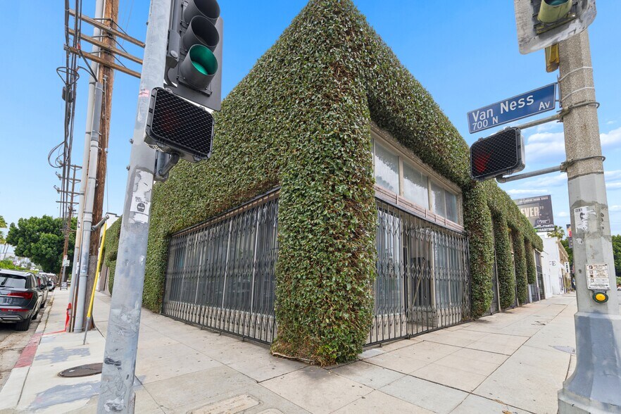 More Photos Of 702 N Van Ness Ave, Los Angeles Storefront For Sale