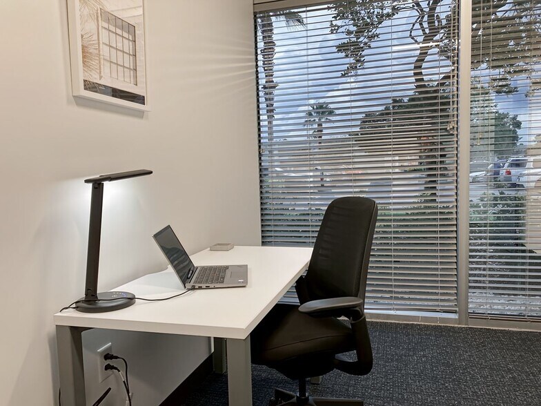 More Photos Of 29399 US Highway 19 N, Clearwater Coworking Space