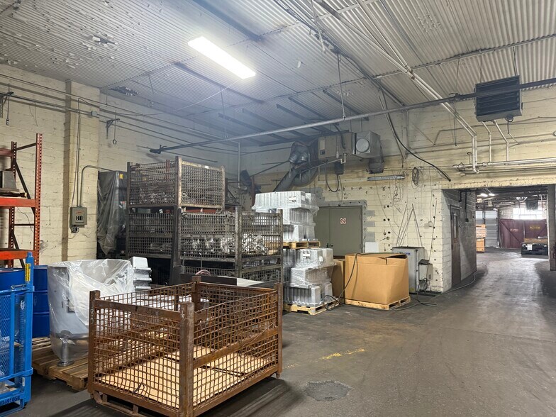 More Photos Of 1345 Henry St, Huntington Manufacturing For Sale