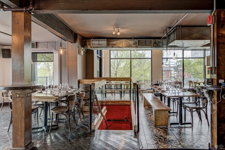 More Photos Of 11820-11900 Av 1Re, Saint-georges Restaurant For Sale