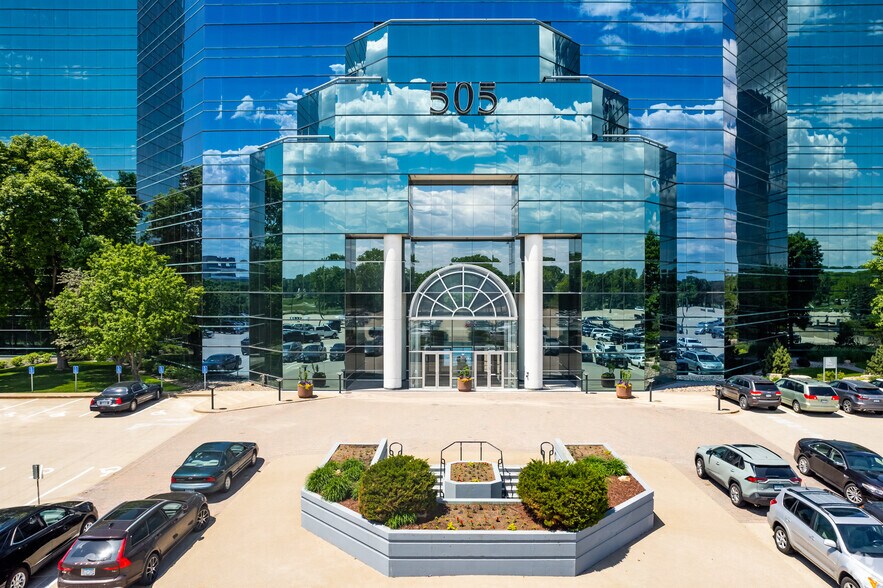 More Photos Of 505 N Highway 169, Plymouth Office For Lease