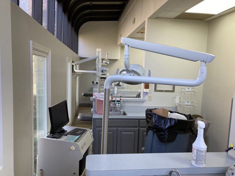 More Photos Of 2855 Summer Oaks Dr, Bartlett Healthcare For Sale