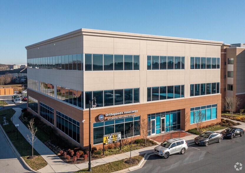 More Photos Of 11820-11860 W Market Pl, Fulton Unknown For Lease