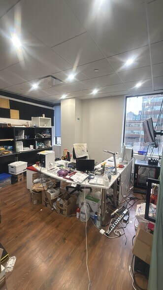 More Photos Of 1111 Rue Saint-Urbain, Montréal Office For Sale