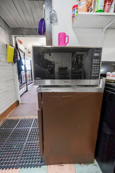 More Photos Of 24200 MO-45, Rushville Flex For Sale