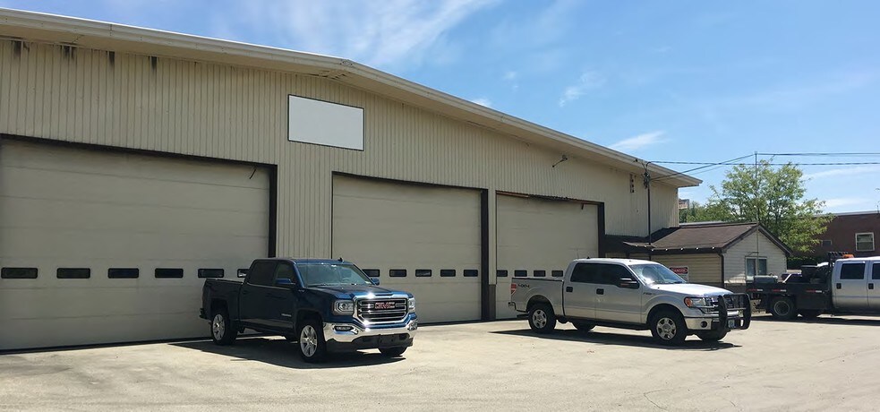 More Photos Of 100 Arentzen Blvd, Charleroi Service For Lease