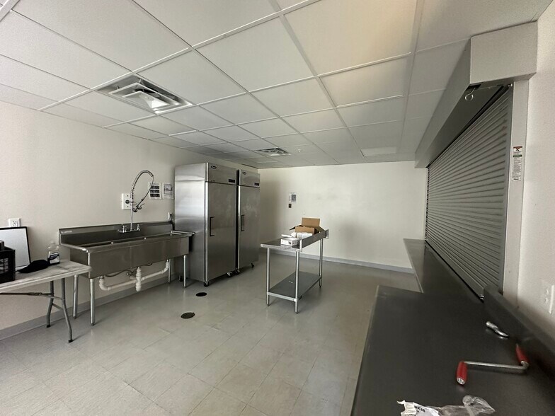 More Photos Of 166 Riverside Industrial Pky, Portland Shelter For Lease