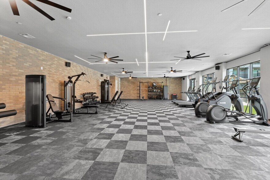 More Photos Of 13701 Lyndhurst St, Austin Apartments For Lease