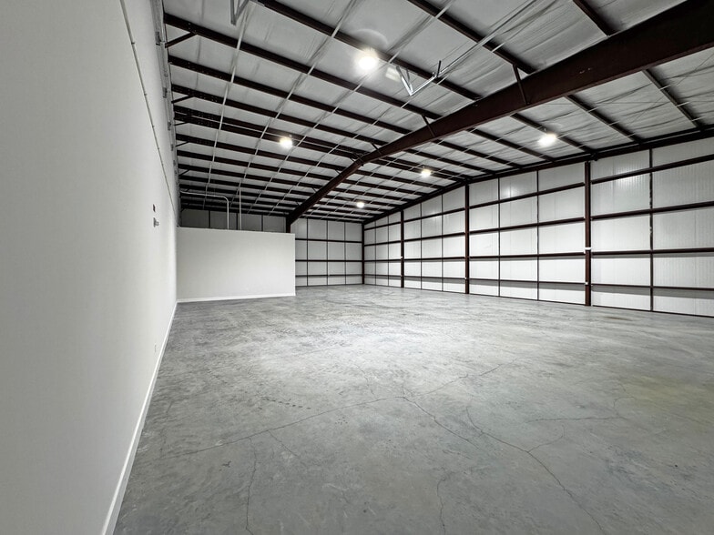 More Photos Of 80 Shelby Ln, Richmond Hill Industrial For Lease