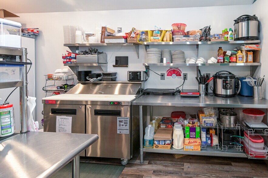 More Photos Of 106 Northside Sq, Petersburg Restaurant For Sale