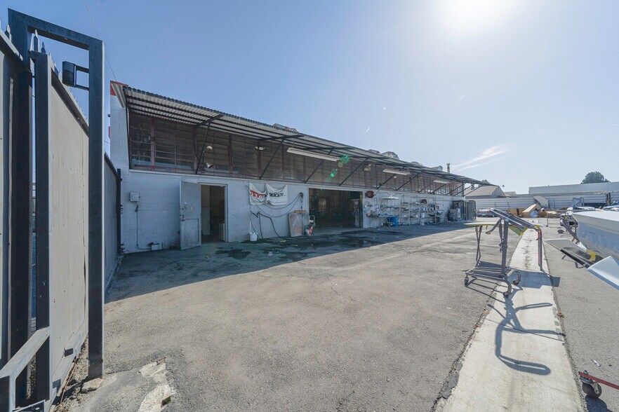 More Photos Of 2501 Tyler Ave, El Monte Warehouse For Sale