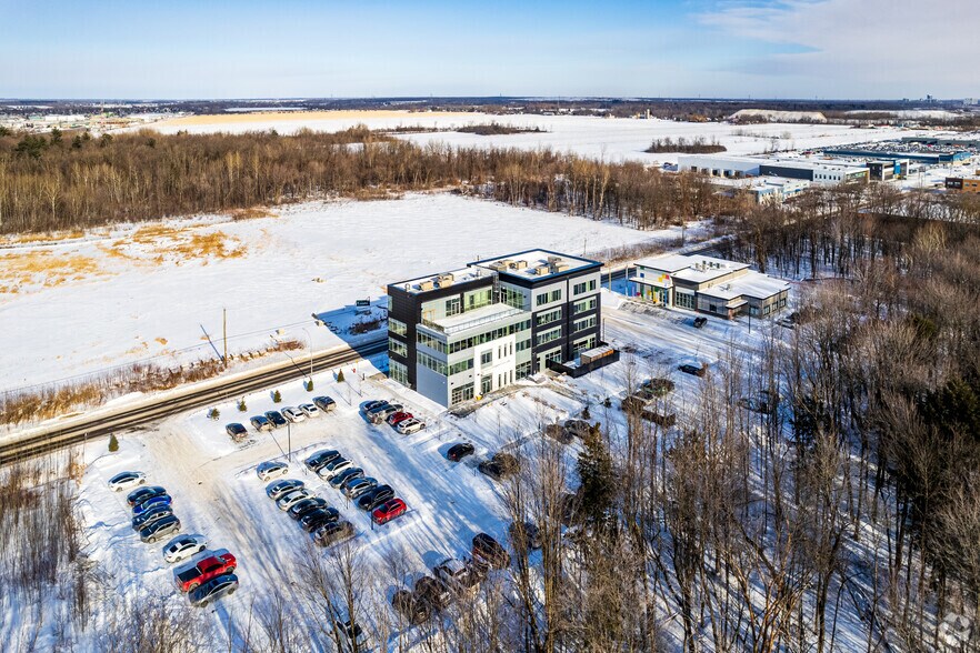 More Photos Of 3235 Av De La Gare, Mascouche Coworking Space