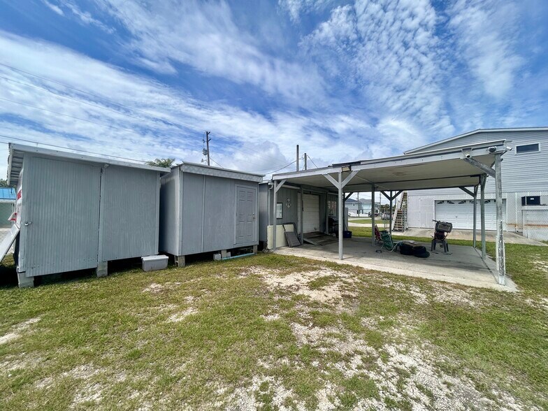 More Photos Of 6501 Boatyard Dr, Hudson Specialty For Sale