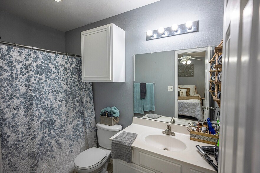 More Photos Of 5710 Fordham St, Lubbock Specialty For Sale