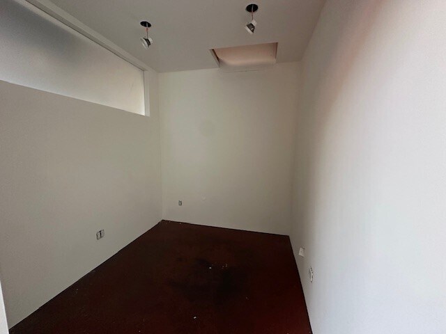 More Photos Of 1657-1669 12th St, Santa Monica Manufacturing For Lease