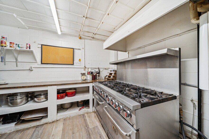 More Photos Of 29301 Hwy 82 Hwy, Park Hill Restaurant For Sale