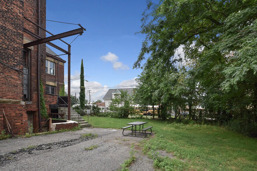 More Photos Of 4403 St Clair Ave, Cleveland Coworking Space