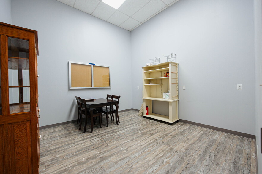 More Photos Of 4011 E Main St, Columbus Freestanding For Lease