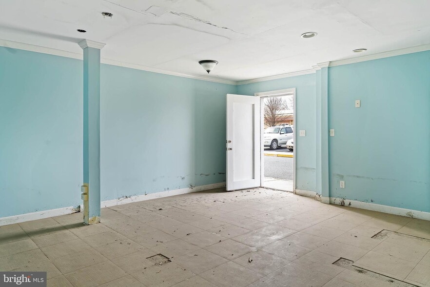 More Photos Of 112 Park Ave, Milford Flex For Sale
