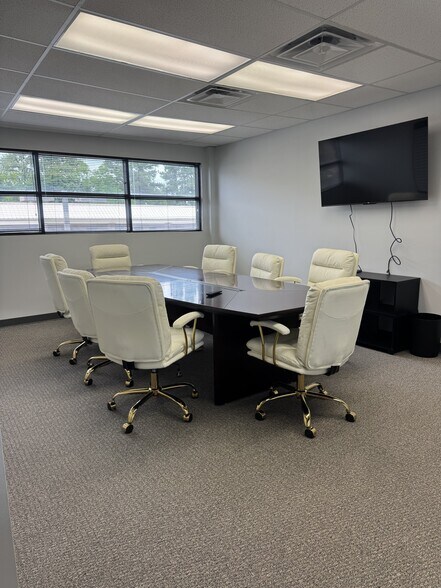 More Photos Of 600 Lorna Sq, Birmingham Coworking Space