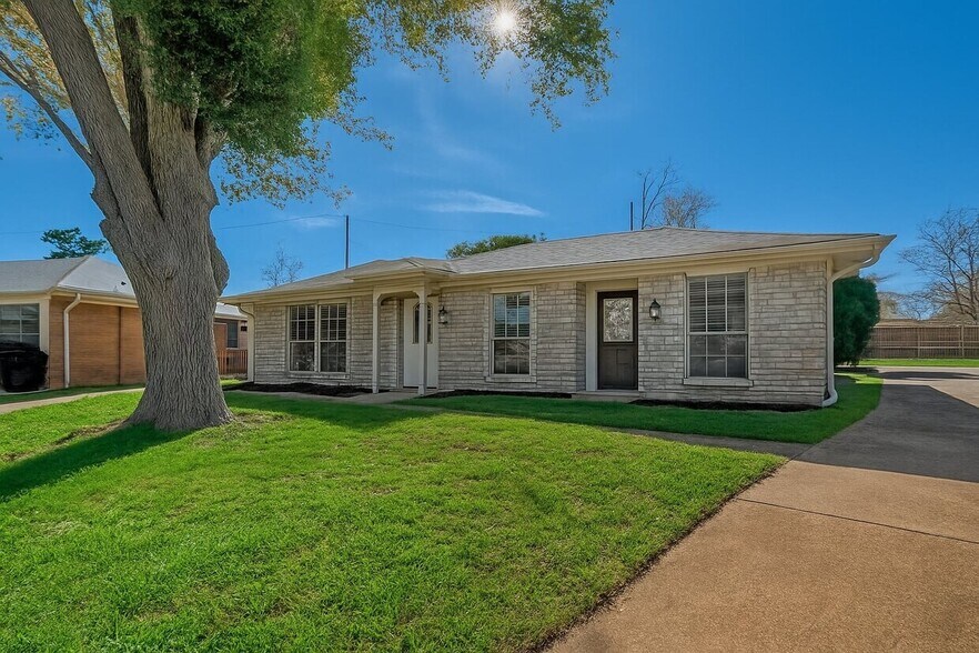 Primary Photo Of 7315 Housman, Houston Specialty For Sale
