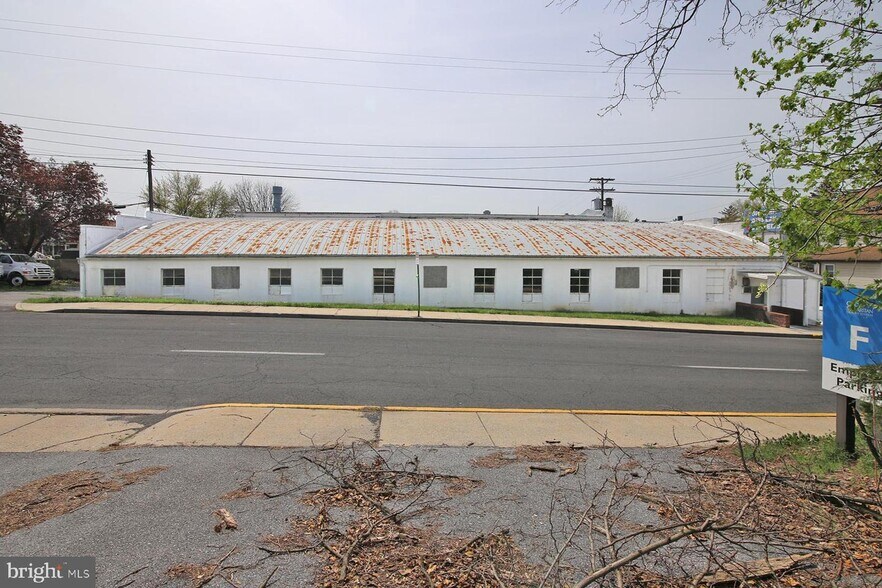 More Photos Of 308 S 1st St, Lebanon Warehouse For Sale