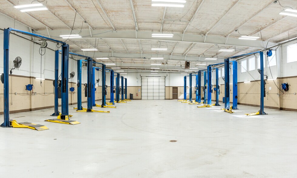 More Photos Of 19300 Northwest Fwy, Houston Auto Dealership For Sale