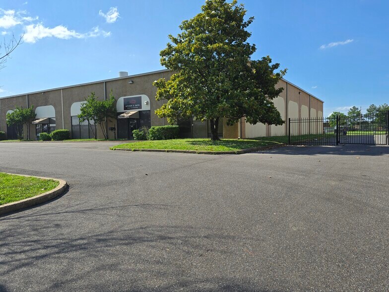 More Photos Of 5700-5788 Distribution Dr, Memphis Distribution For Lease