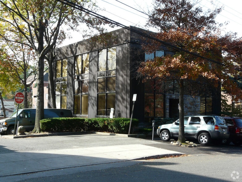 Primary Photo Of 200 Summerfield St, Scarsdale Office For Lease