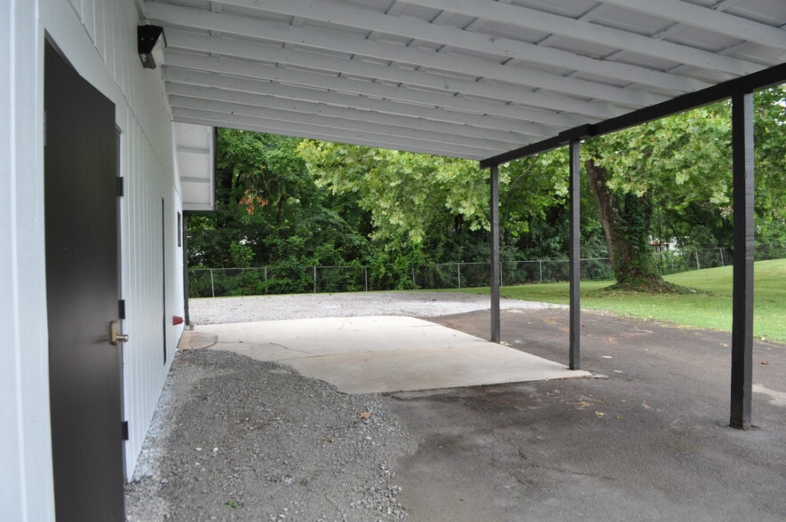 More Photos Of 4701 Hubbs Ln, Knoxville Office For Sale