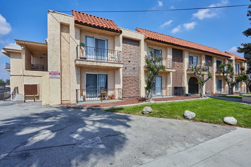 More Photos Of 14949 Roscoe Blvd, Panorama City Apartments For Sale