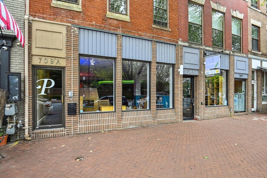 More Photos Of 707-709 8th St SE, Washington Storefront Retail Office For Sale