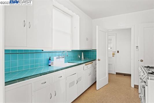 More Photos Of 476 42nd St, Oakland Apartments For Sale