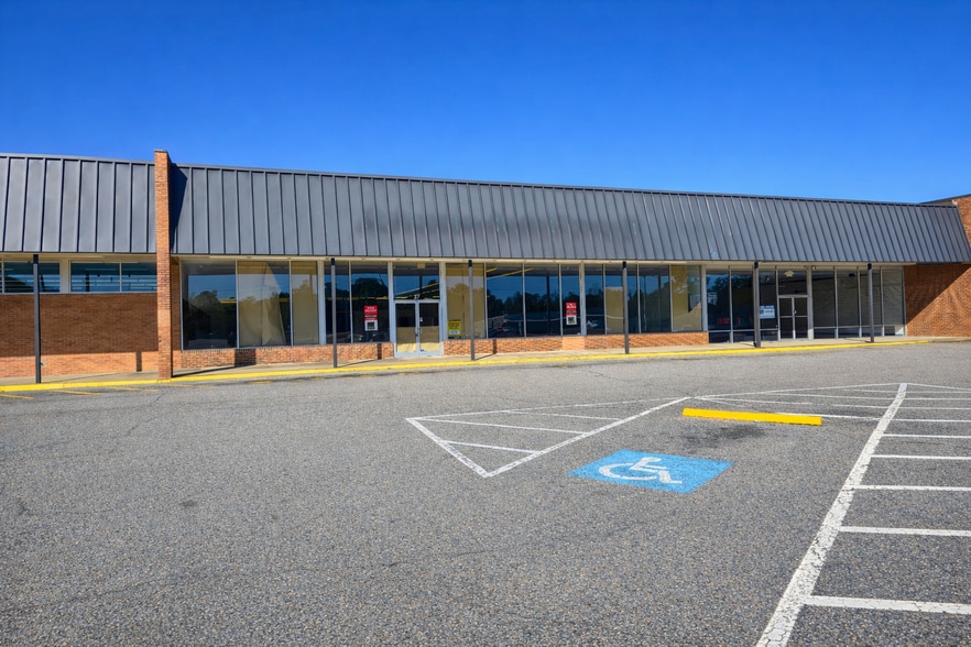 Primary Photo Of 15-31 N Williamsburg County Hwy, Kingstree General Retail For Lease