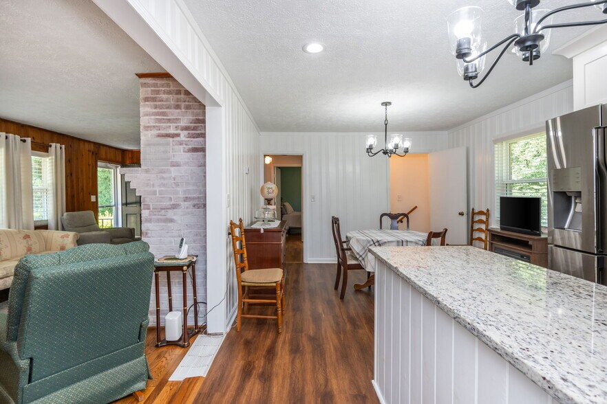 More Photos Of 4270 S Main St, Acworth Office For Sale